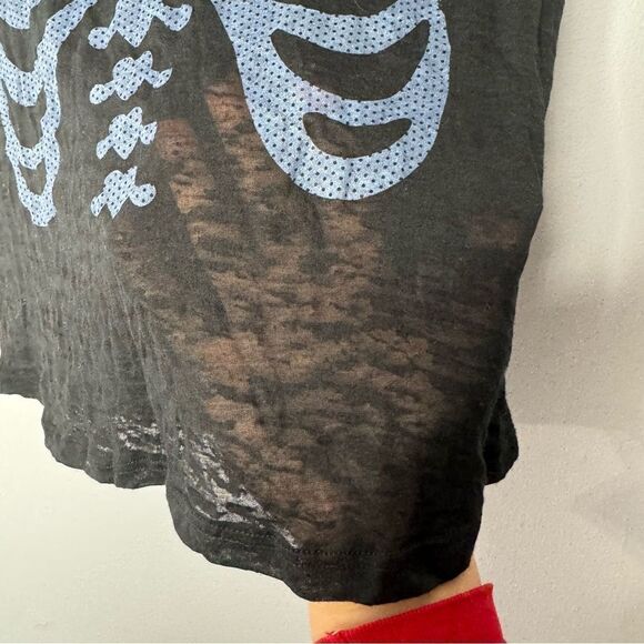 Peace generation hot topic black tee - Picture 2 of 7